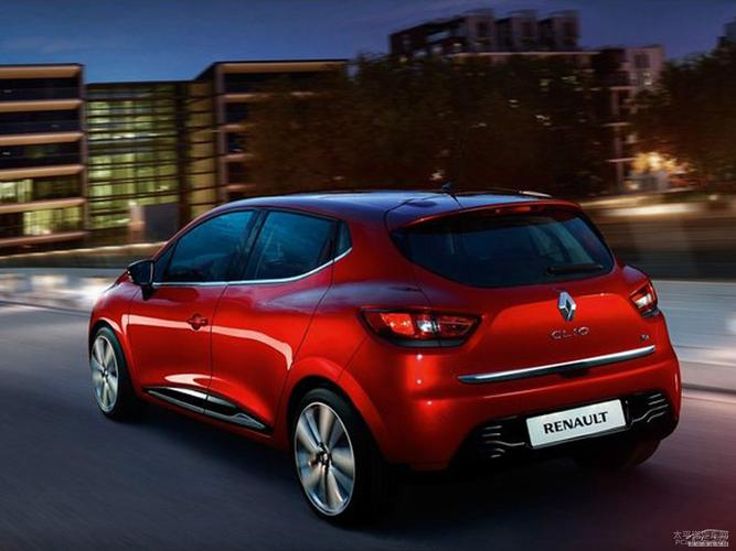 雷诺汽车轿车,雷诺汽车轿车红色