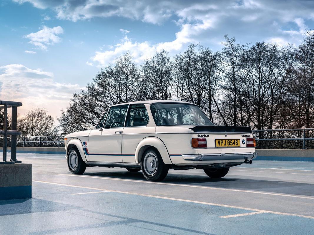 宝马2002(宝马2002hommage)