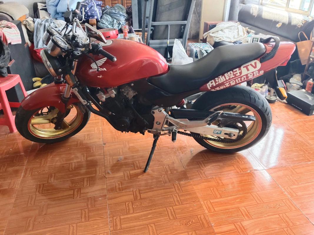 本田小黄蜂250摩托车 本田小黄蜂250摩托车怎么样