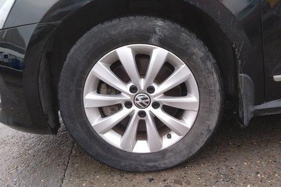 帕萨特2013款(帕萨特2013款18t尊荣 轮胎规格)