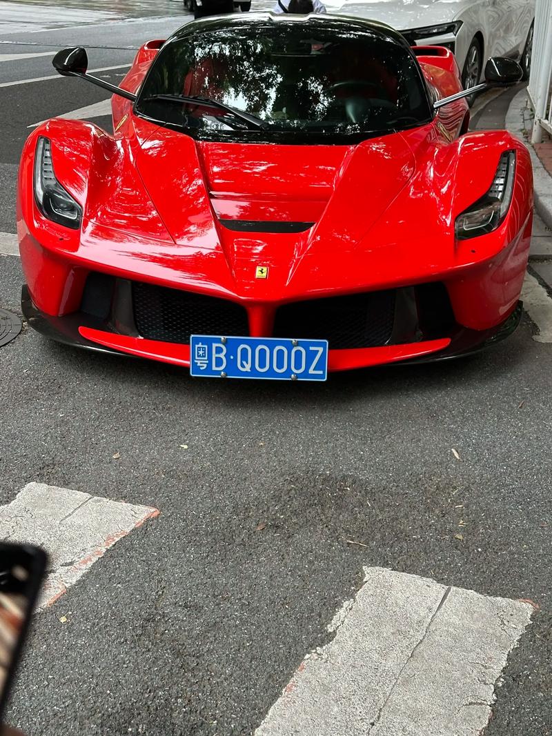 开法拉利一般什么档次人/法拉利一般人养得起吗