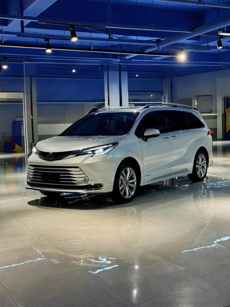 丰田塞纳2023款7座 丰田2022塞纳