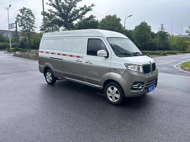 【金杯海狮厢货面包车,金杯海狮面包车5座报价】