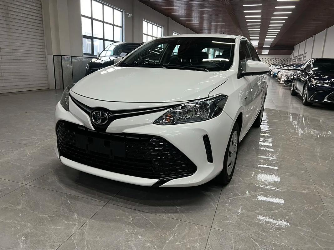 丰田威驰三厢车图片,2021款丰田威驰三厢车多少钱