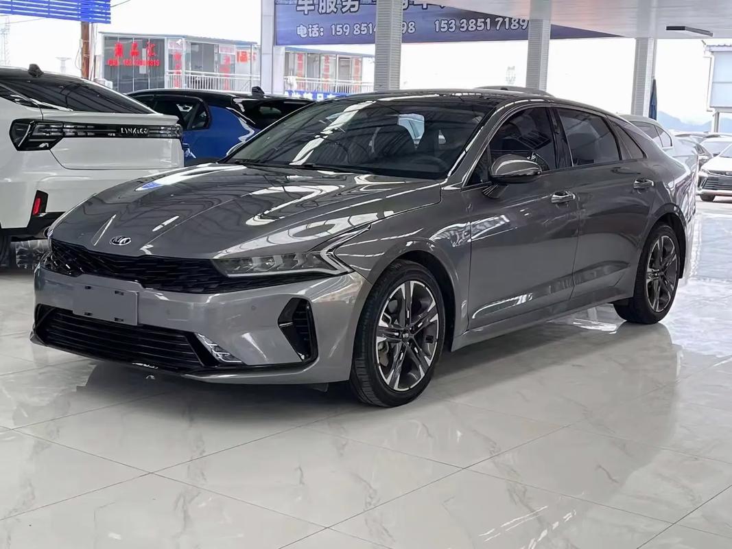 起亚k5轿车图片,起亚k5轿车图片大全