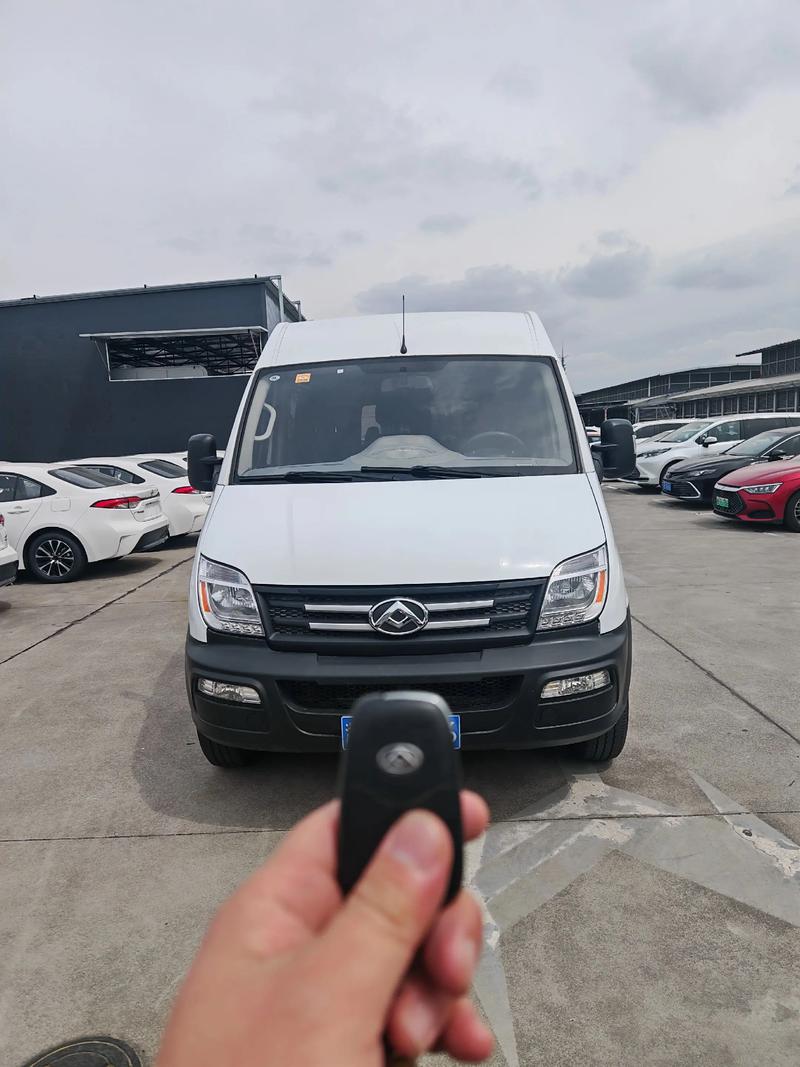 七座柴油越野车,七座柴油越野车大全大通v8